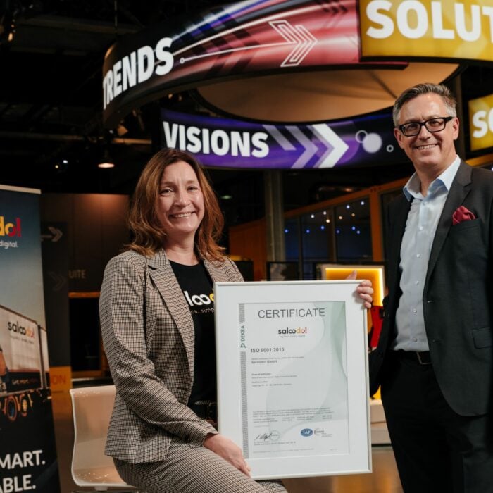 Saloodo! CEO Antje Huber and Rolf Krökel CEO DEKRA at the ISO certification handover in the Innovation Center